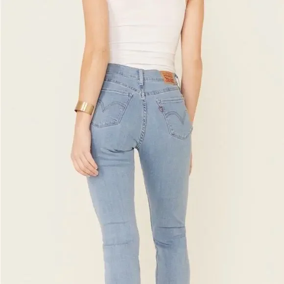 LEVI’S WOMEN'S CLASSIC STRAIGHT FIT JEANS (Size: 16 Long) - Picture 7 of 8